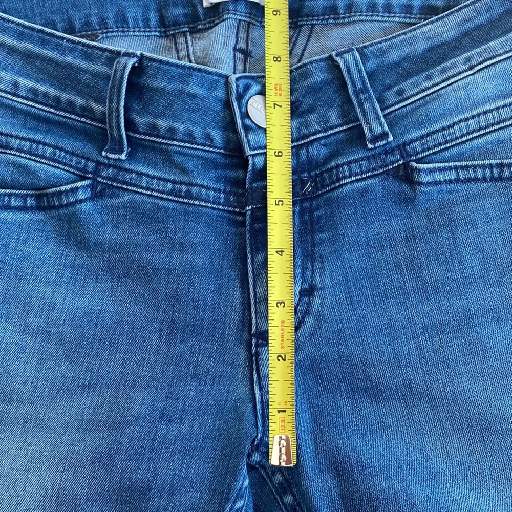 Closed raw hem ankle length jeans. - Picture 5 of 9